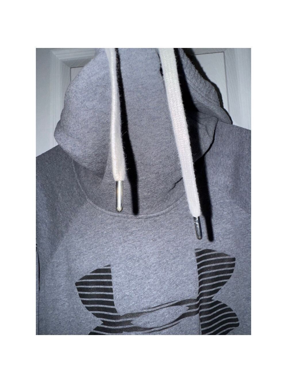 Under Armour Women’s Gray Hoodie Large Athletic Pullover Logo Sweatshirt - Picture 4 of 7
